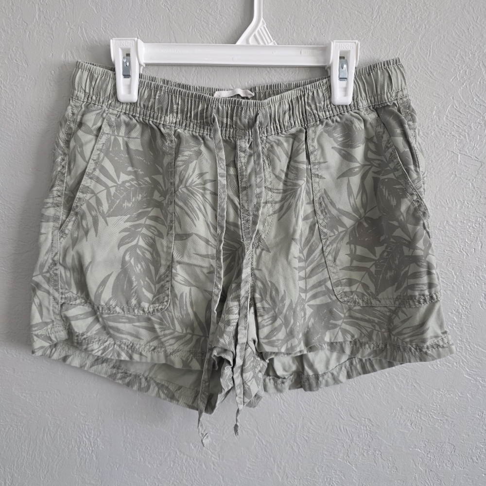 C&C California Womens Lyocell Tropical Boho Sage Green Tropical Shorts Sz Small - Picture 1 of 5
